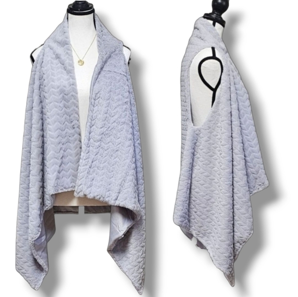 MARCUS ADLER NEW YORK | FAUX FUR WRAP VEST - NWT! - Picture 1 of 14